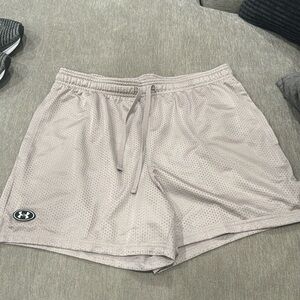 Under Armour mesh 5” shorts